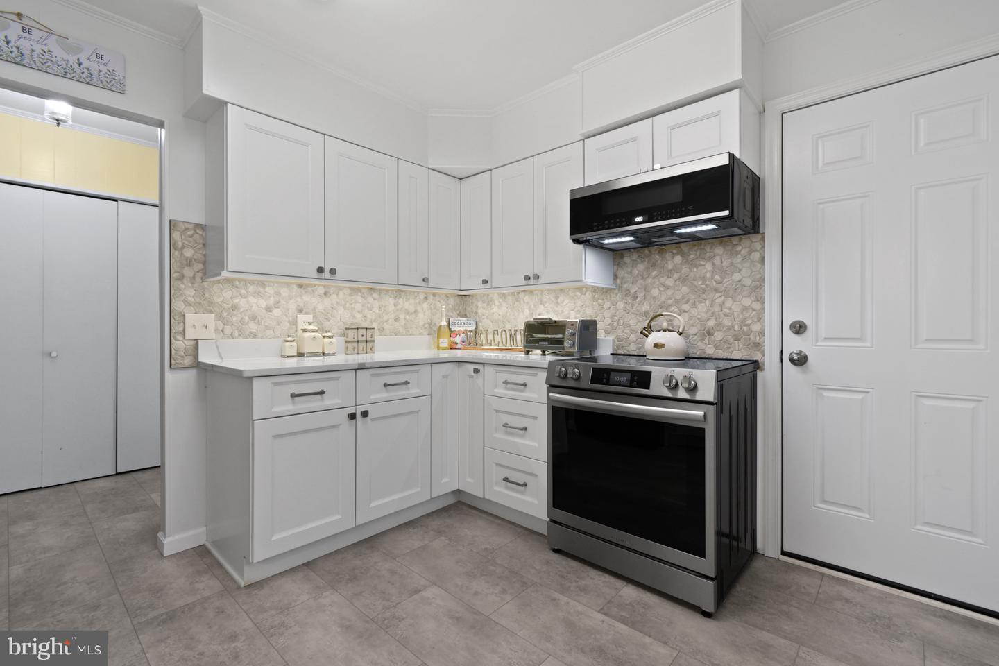 20 Southwind Property Photo 7