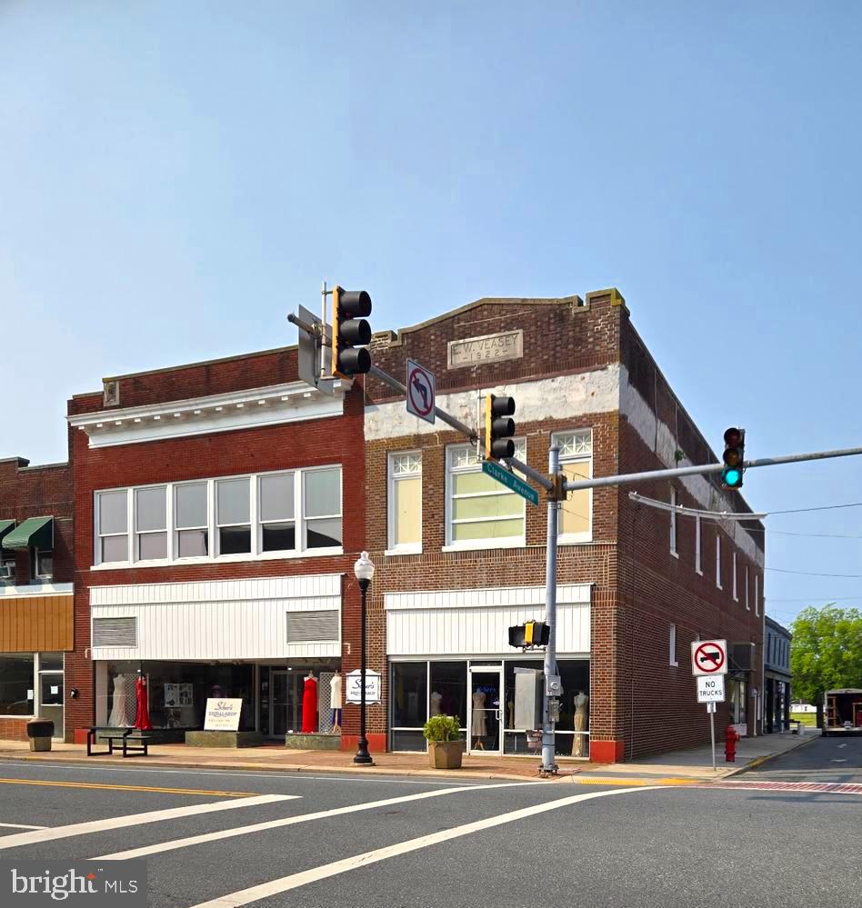 138 & 140 MARKET ST Property Photo 1