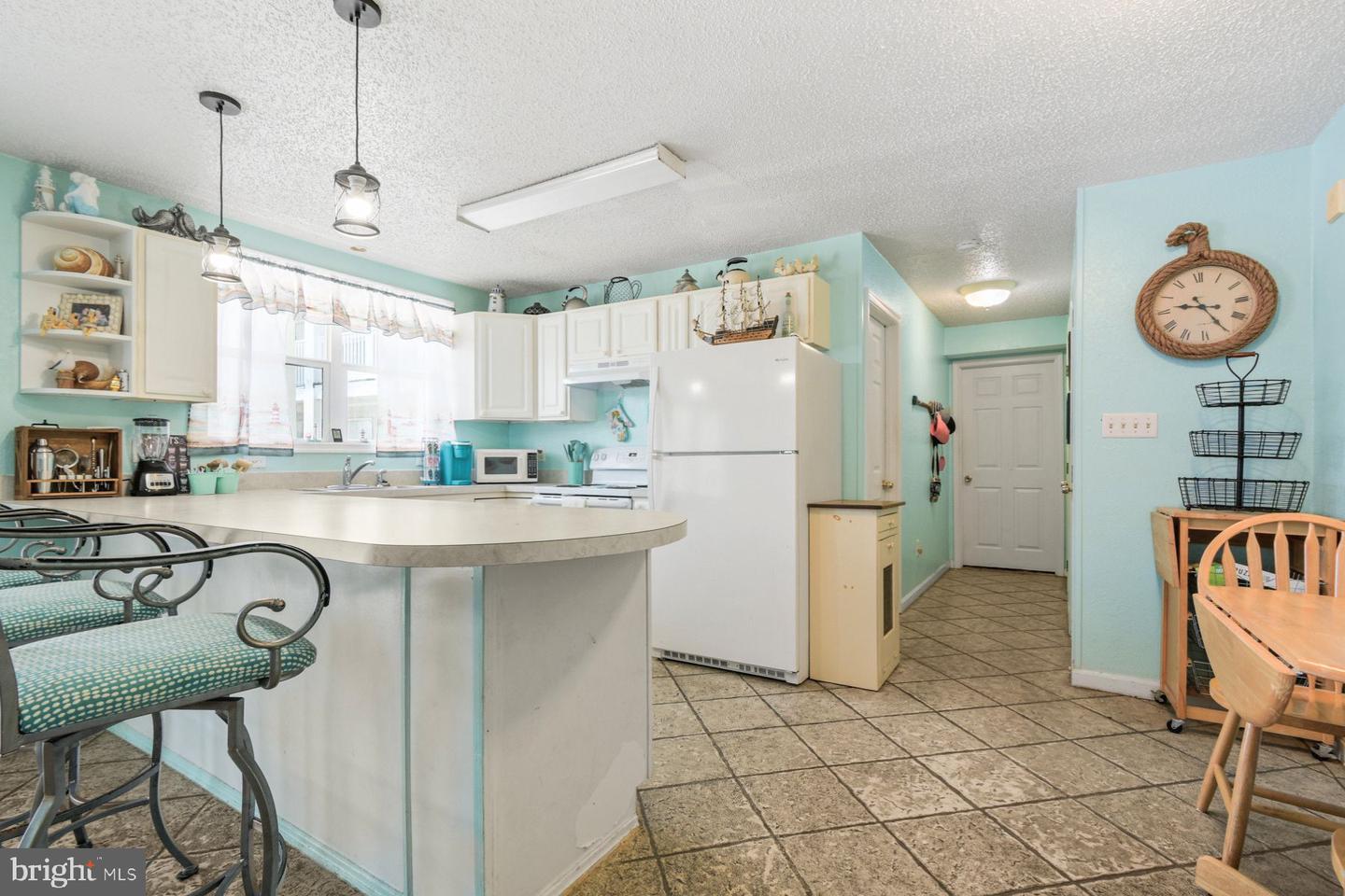 207 8th St #103c Property Photo 13