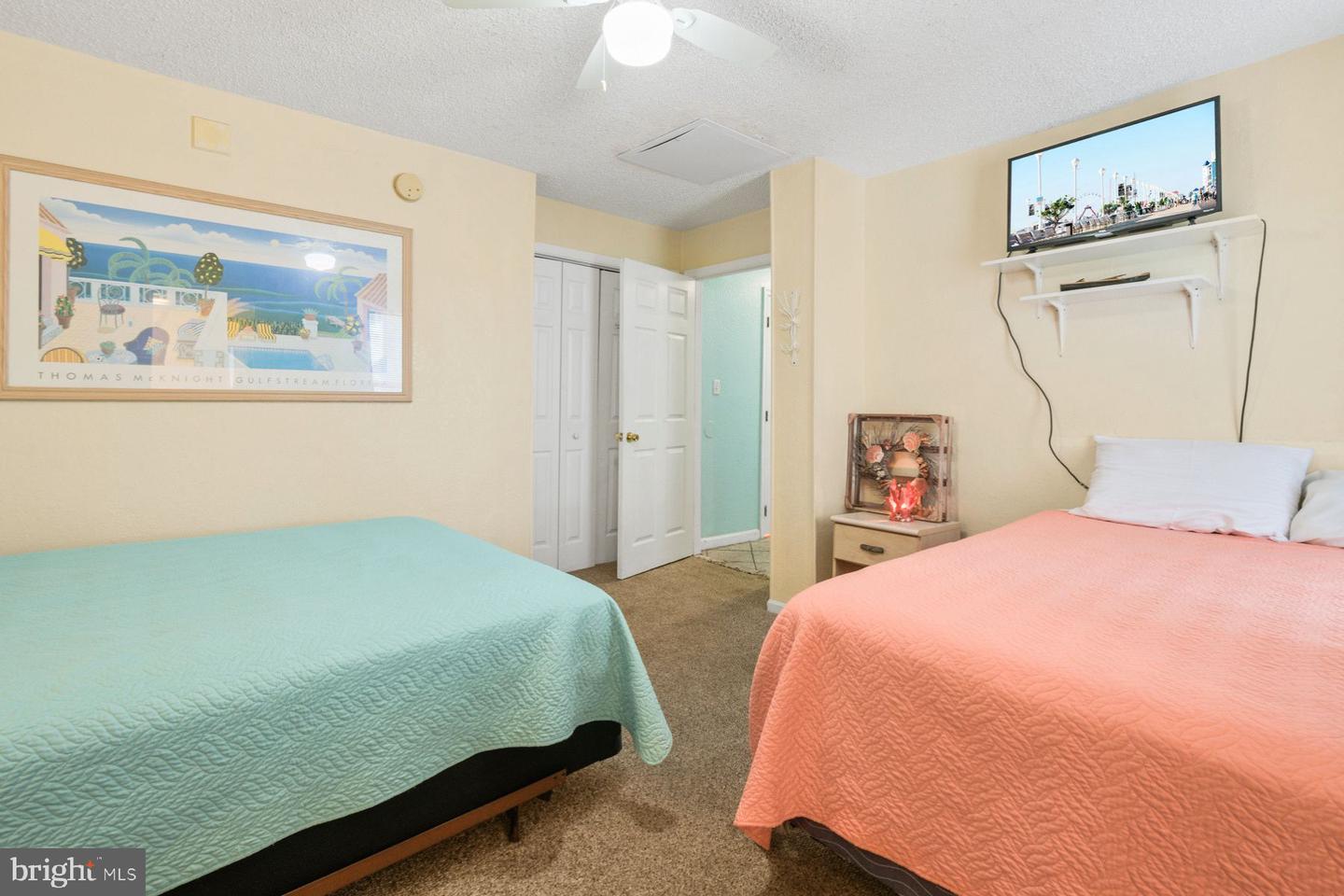 207 8th St #103c Property Photo 15