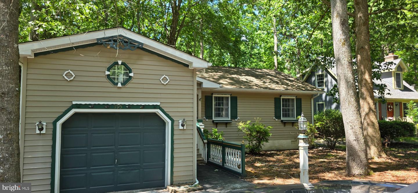 795 Ocean Pkwy Property Photo 2