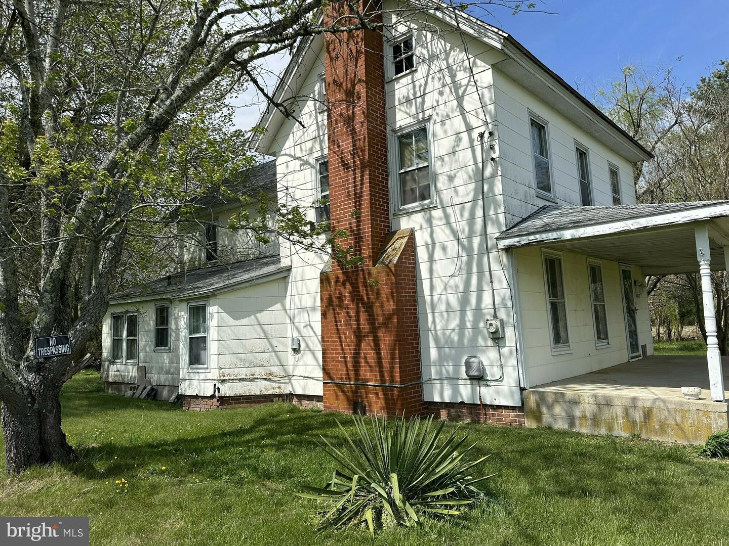10037 Main St Property Photo 7