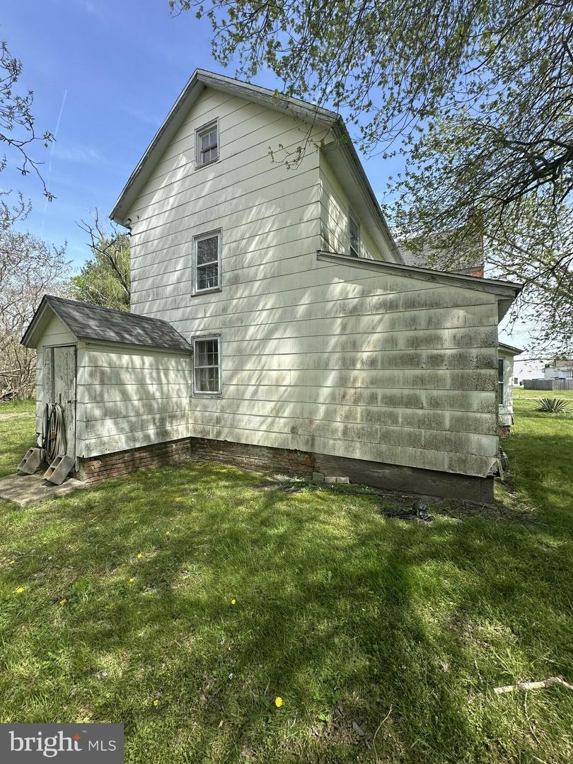 10037 Main St Property Photo 13