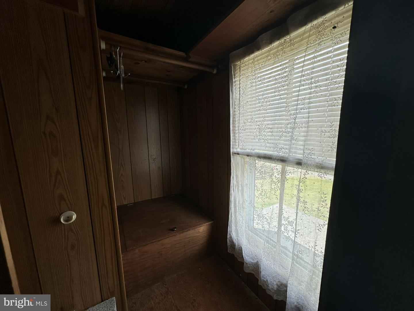 10037 Main St Property Photo 26