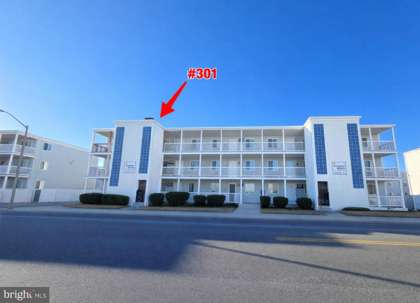 417 ROBIN DR #B301 Property Photo 1