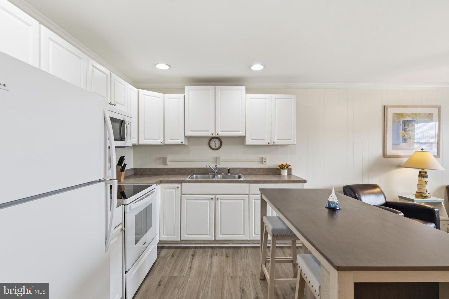 409 Saint Louis Ave #60 Property Photo 4