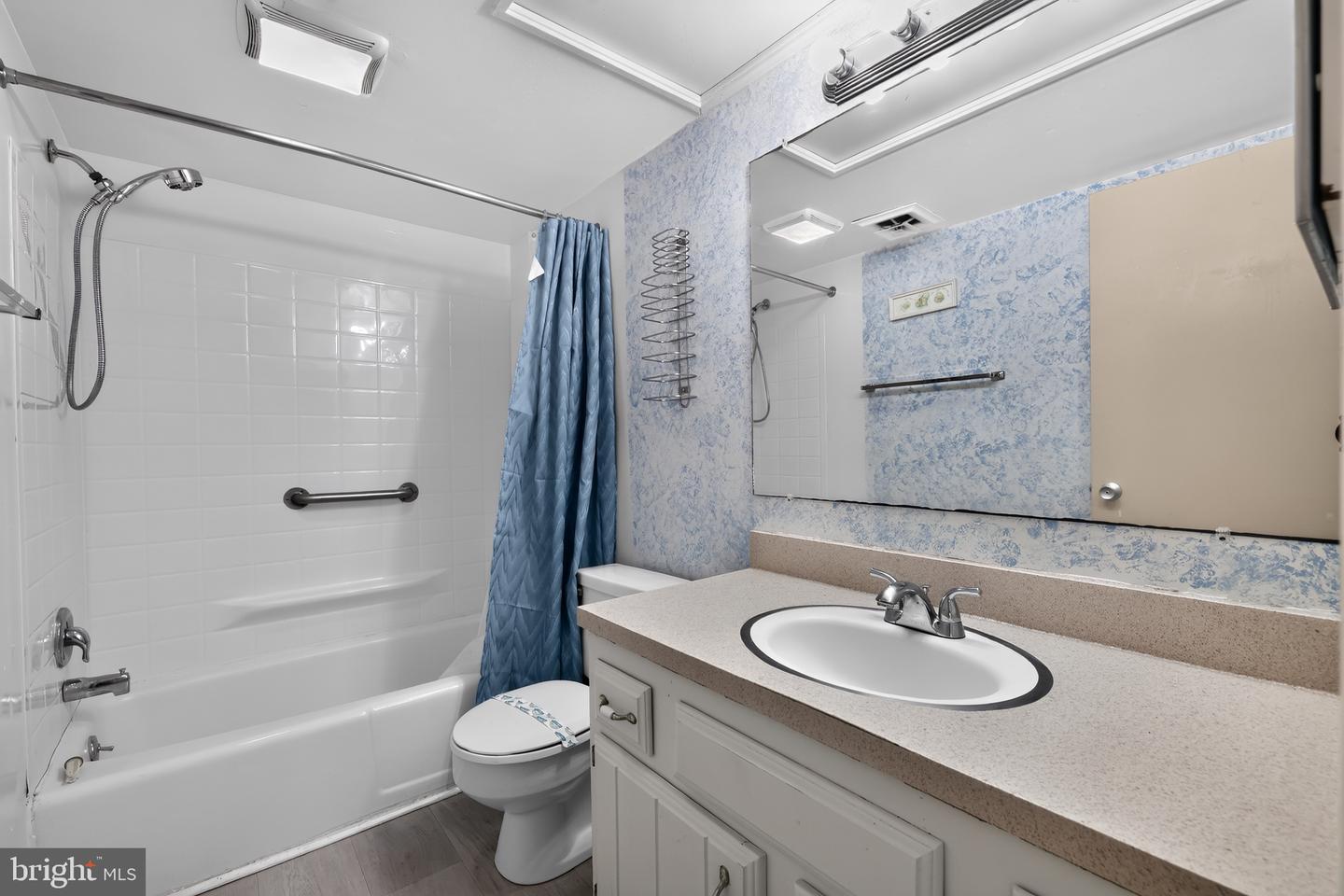 438 Ocean Pkwy #10 Property Photo 4