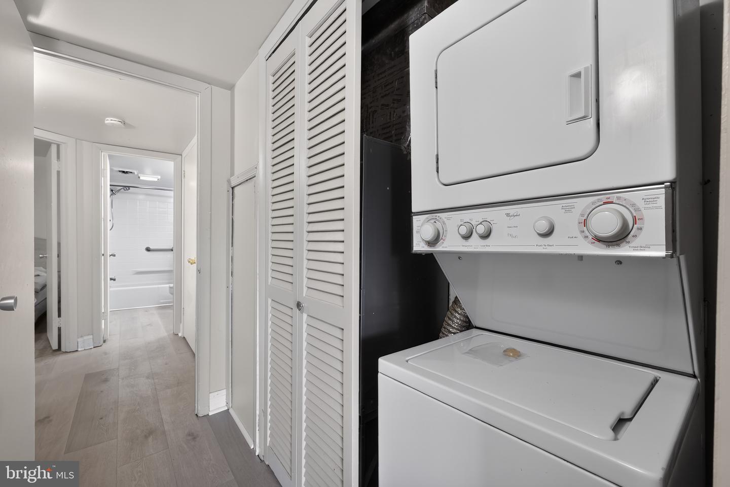 438 Ocean Pkwy #10 Property Photo 5