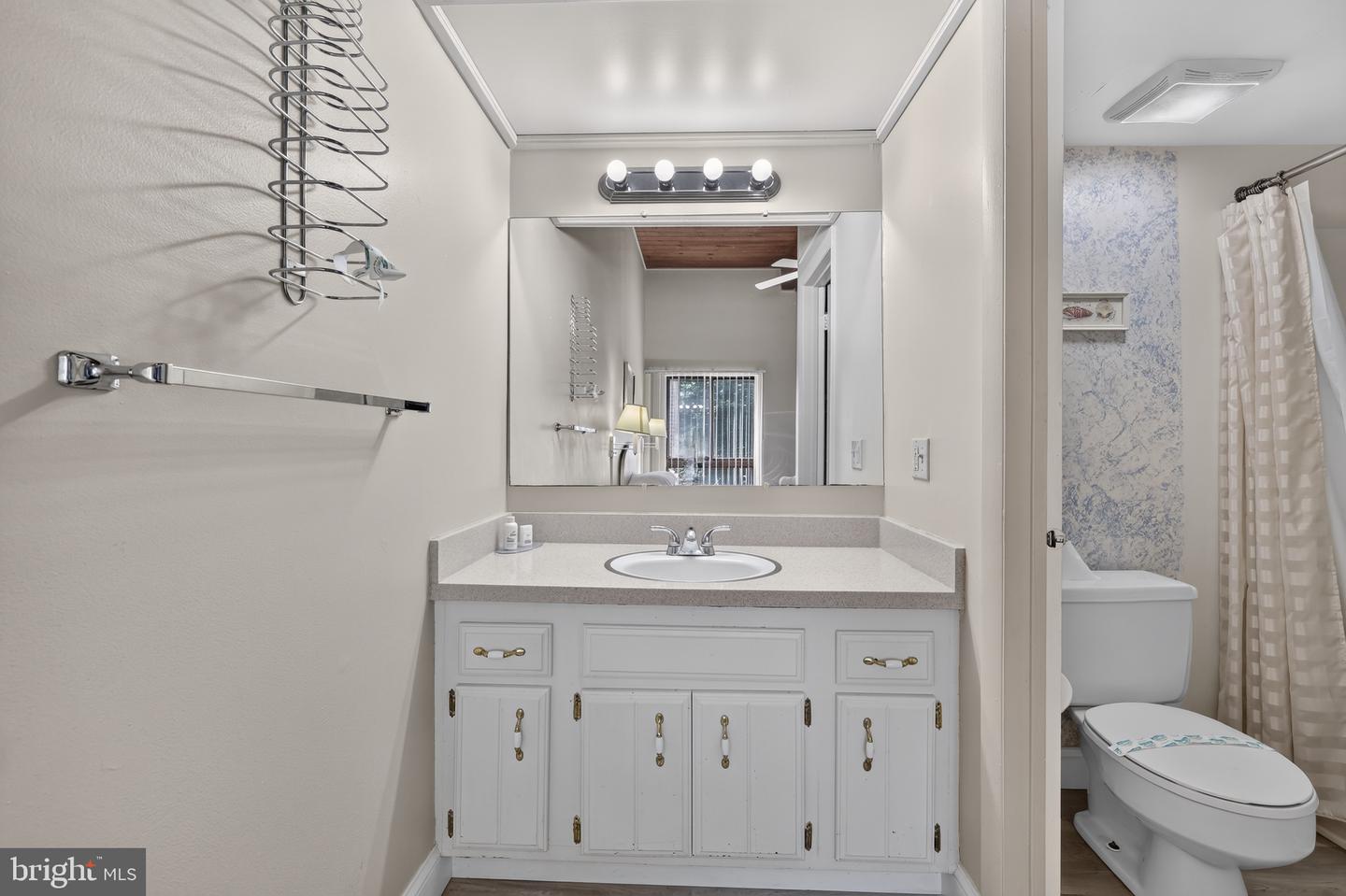 438 Ocean Pkwy #10 Property Photo 6