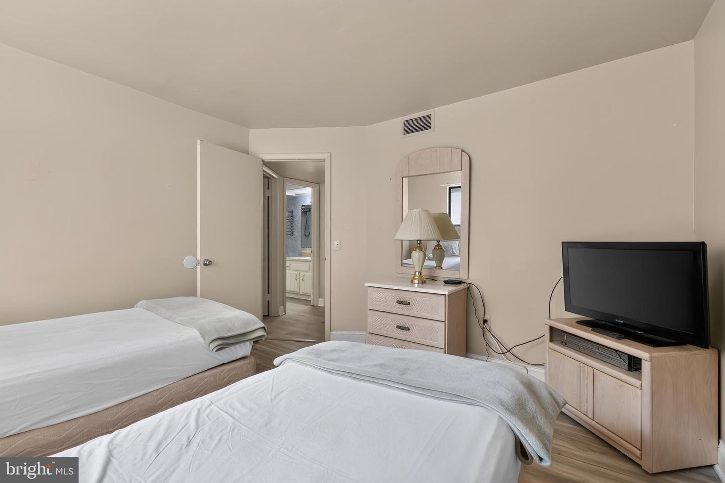 438 Ocean Pkwy #10 Property Photo 12