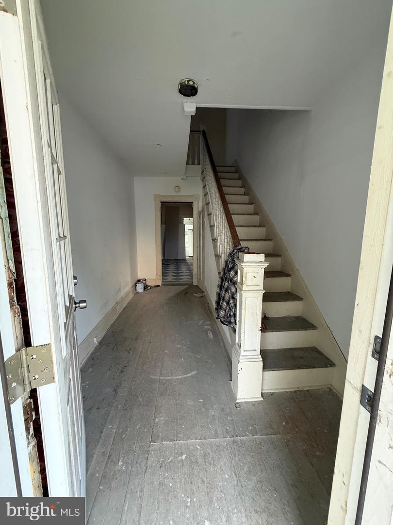810 2nd St Property Photo 7