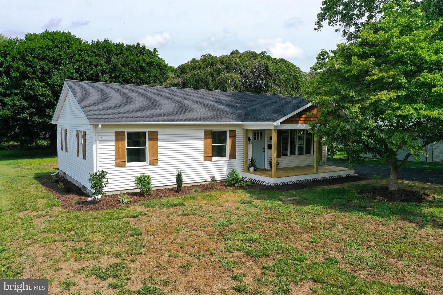 100 Esham Ave Property Photo 1
