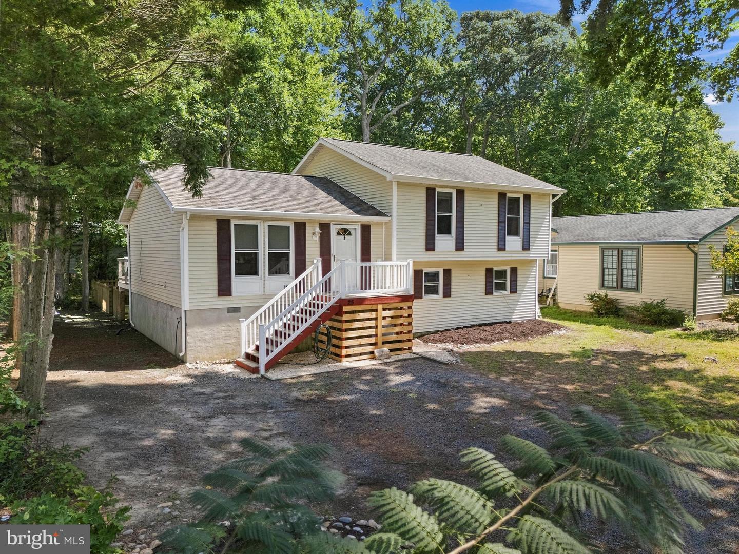 25 Royal Oaks Dr Property Photo 1