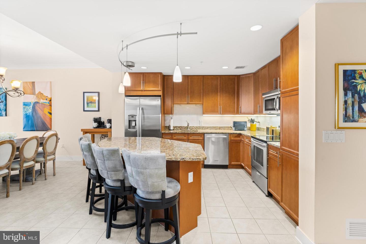 2 48th St #1405 Gateway Grand Property Photo 3