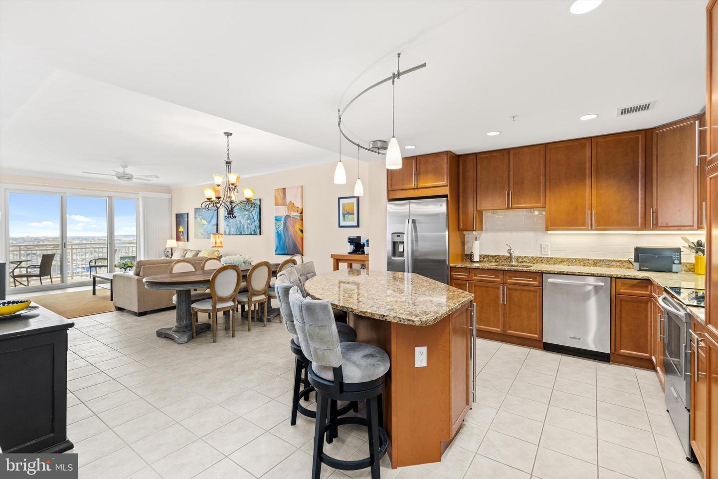 2 48th St #1405 Gateway Grand Property Photo 4