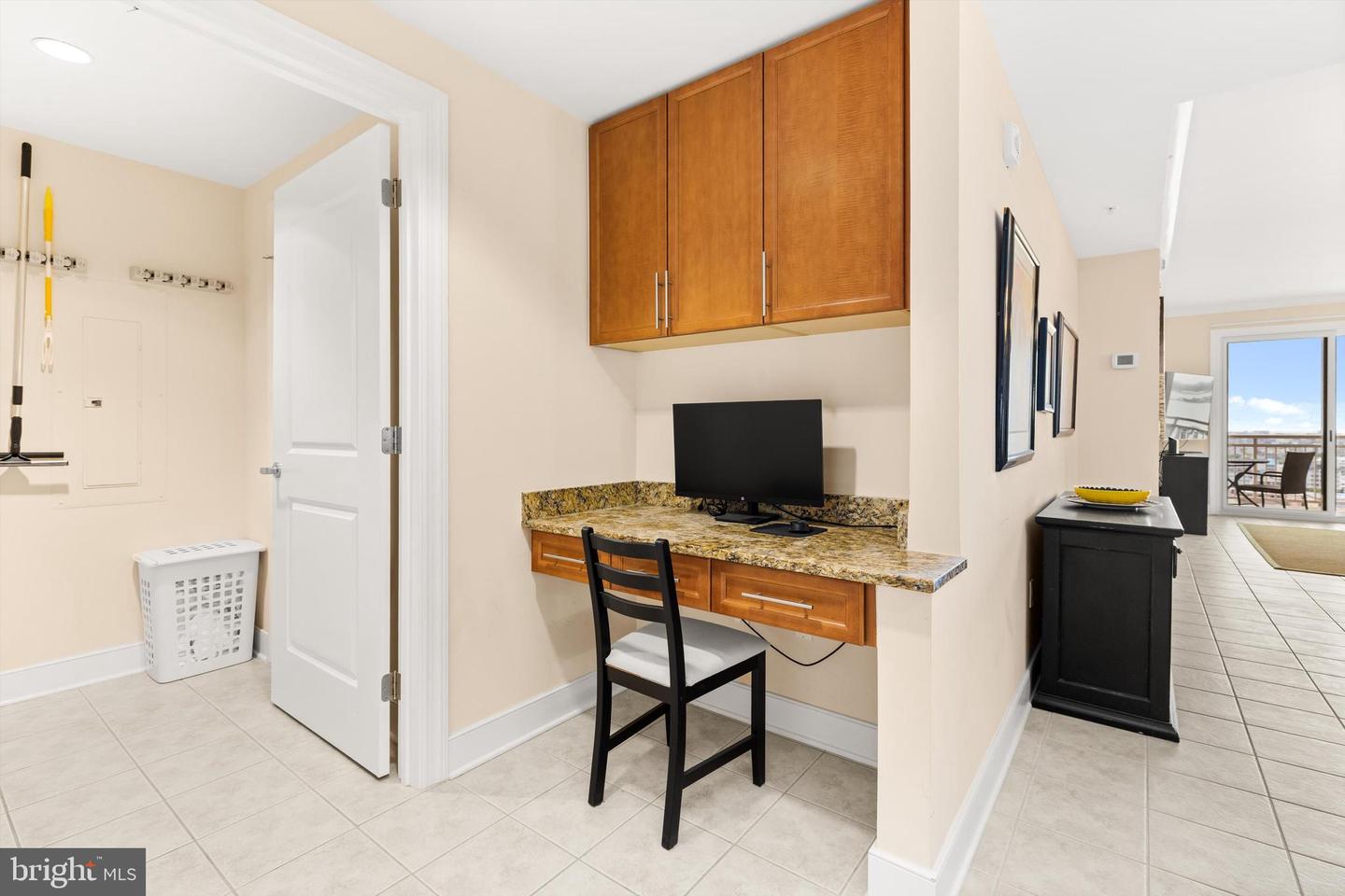 2 48th St #1405 Gateway Grand Property Photo 11