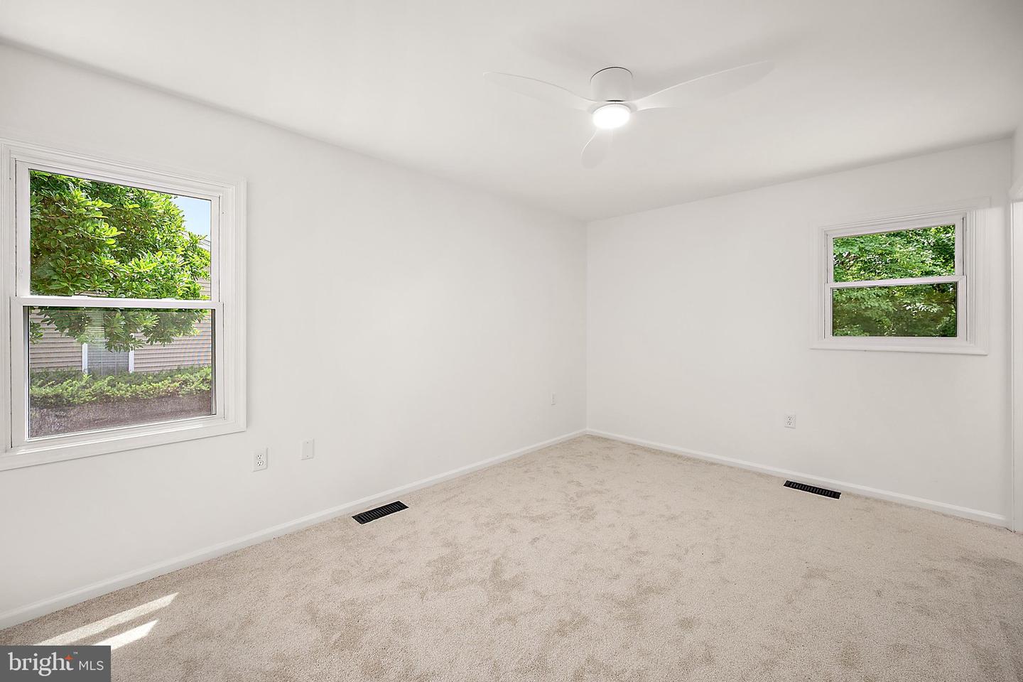 302 Franklin Ave Property Photo 14