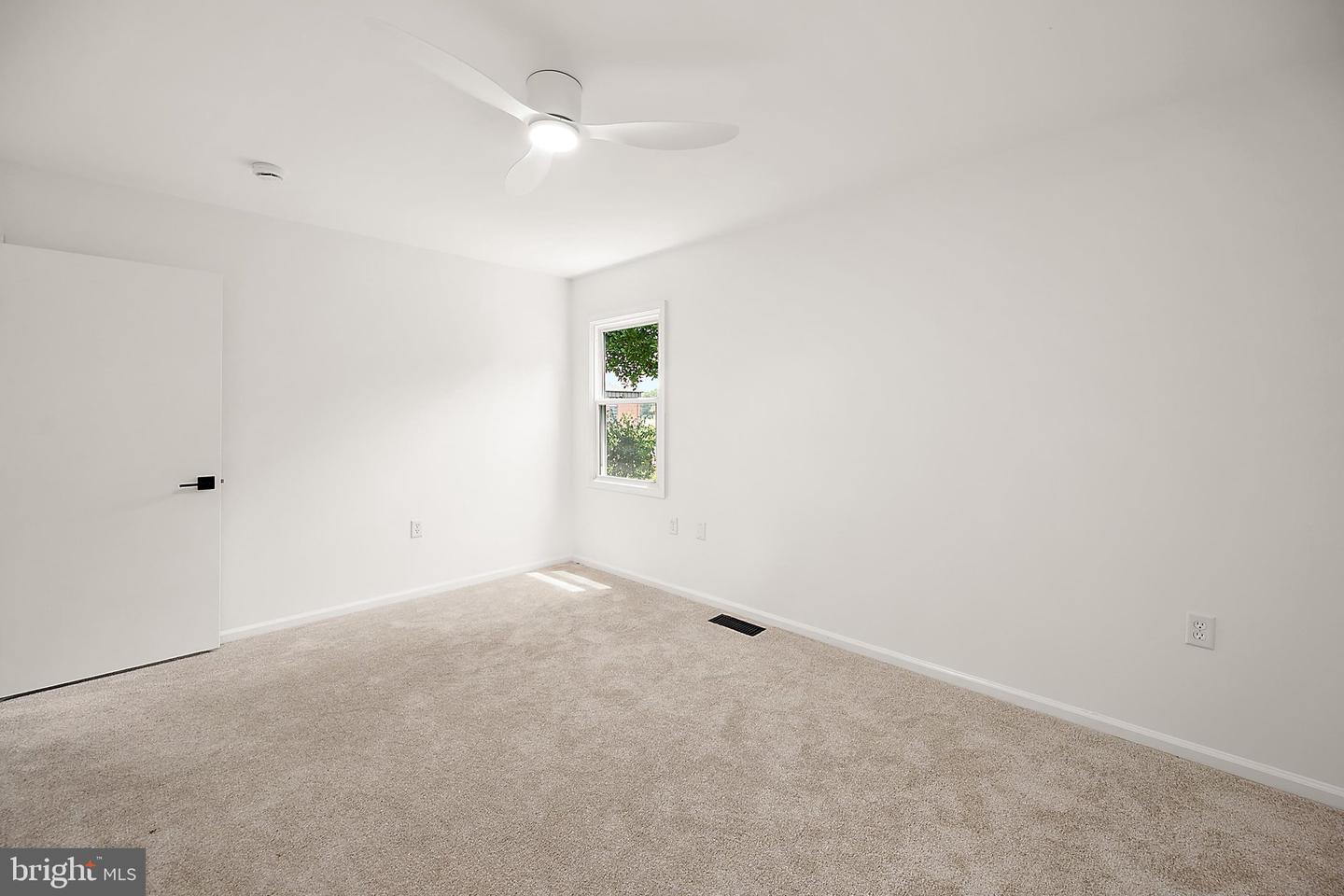 302 Franklin Ave Property Photo 15