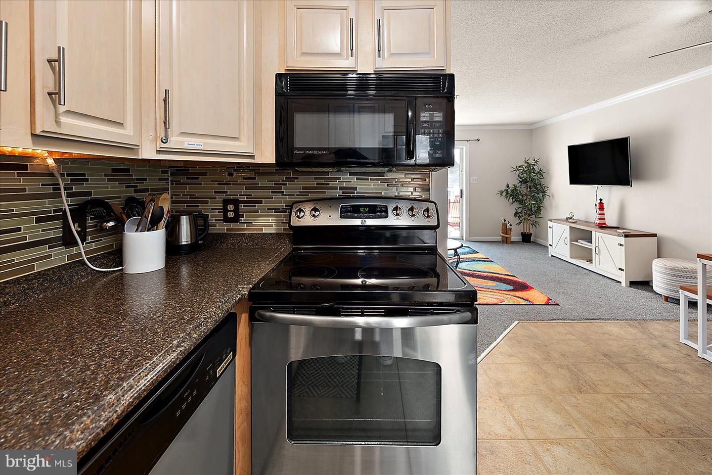 6 127th St #306 Property Photo 12