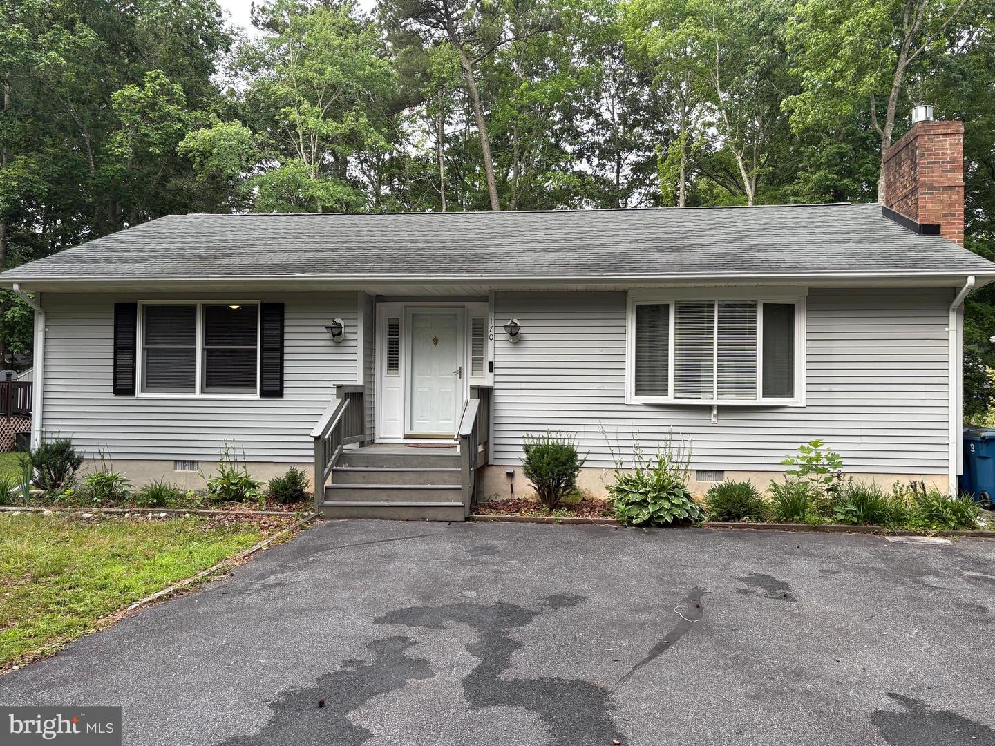 170 Windjammer Rd Property Photo 1