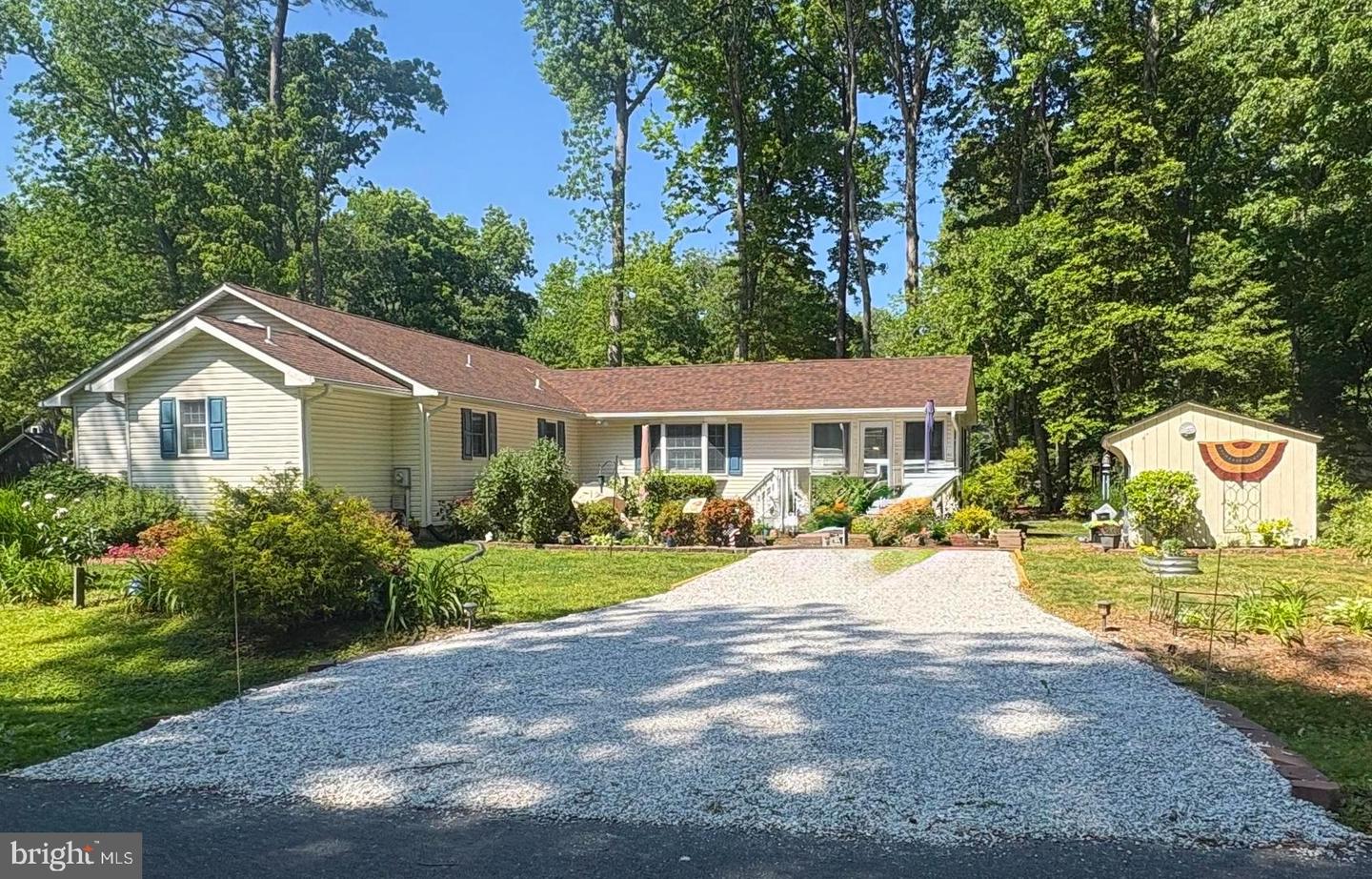 151 Sandyhook Rd Property Photo 2
