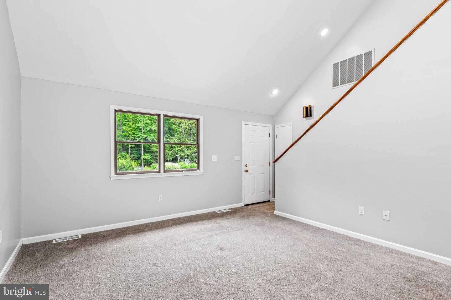 15 Raft Rd Property Photo 6