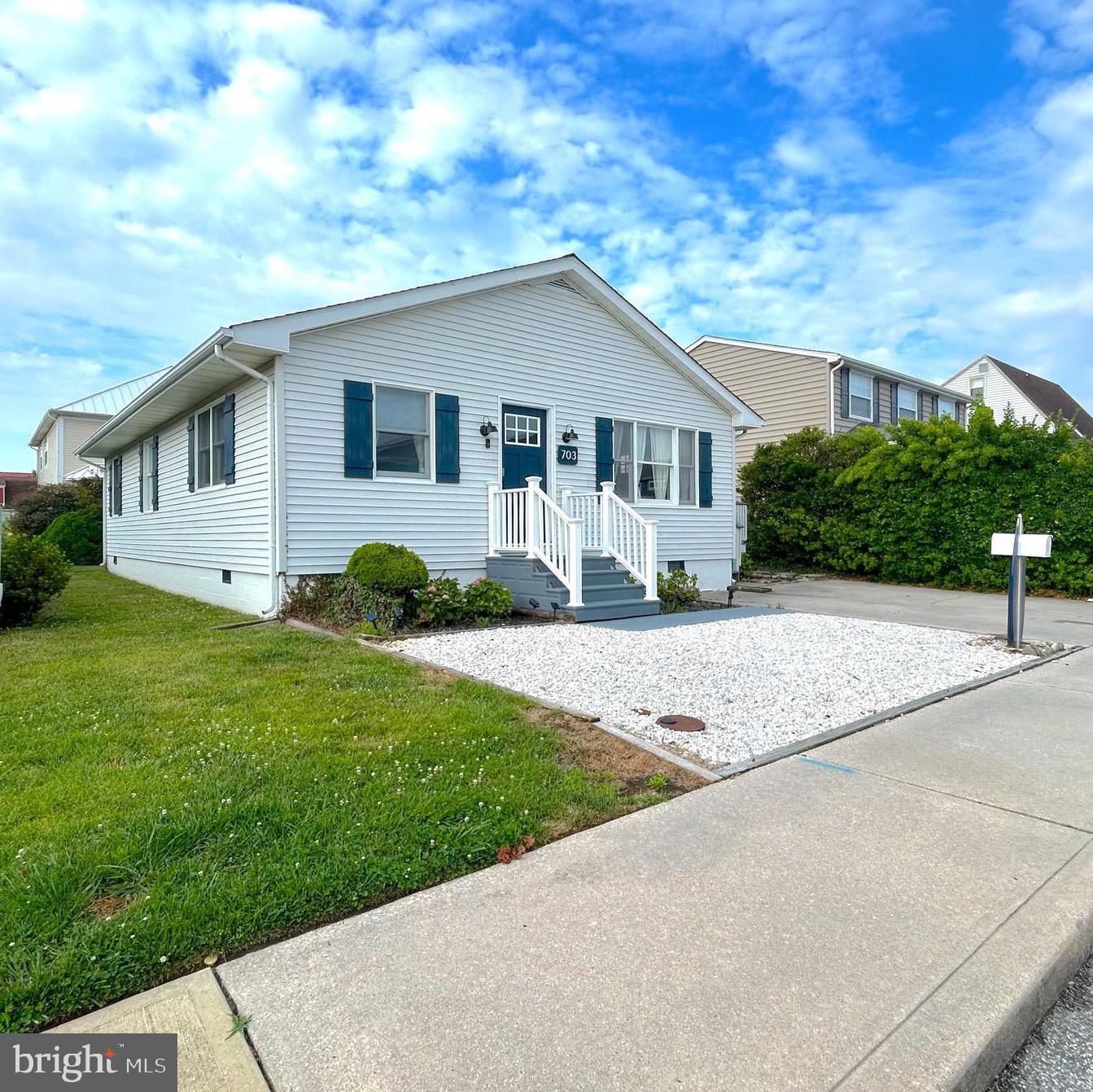 703 141st St Property Photo 1