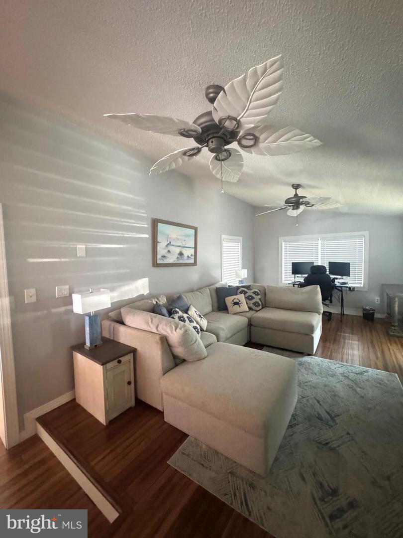 10613 Shifting Sands Dr Property Photo 14