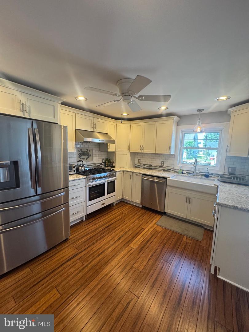 10613 Shifting Sands Dr Property Photo 23