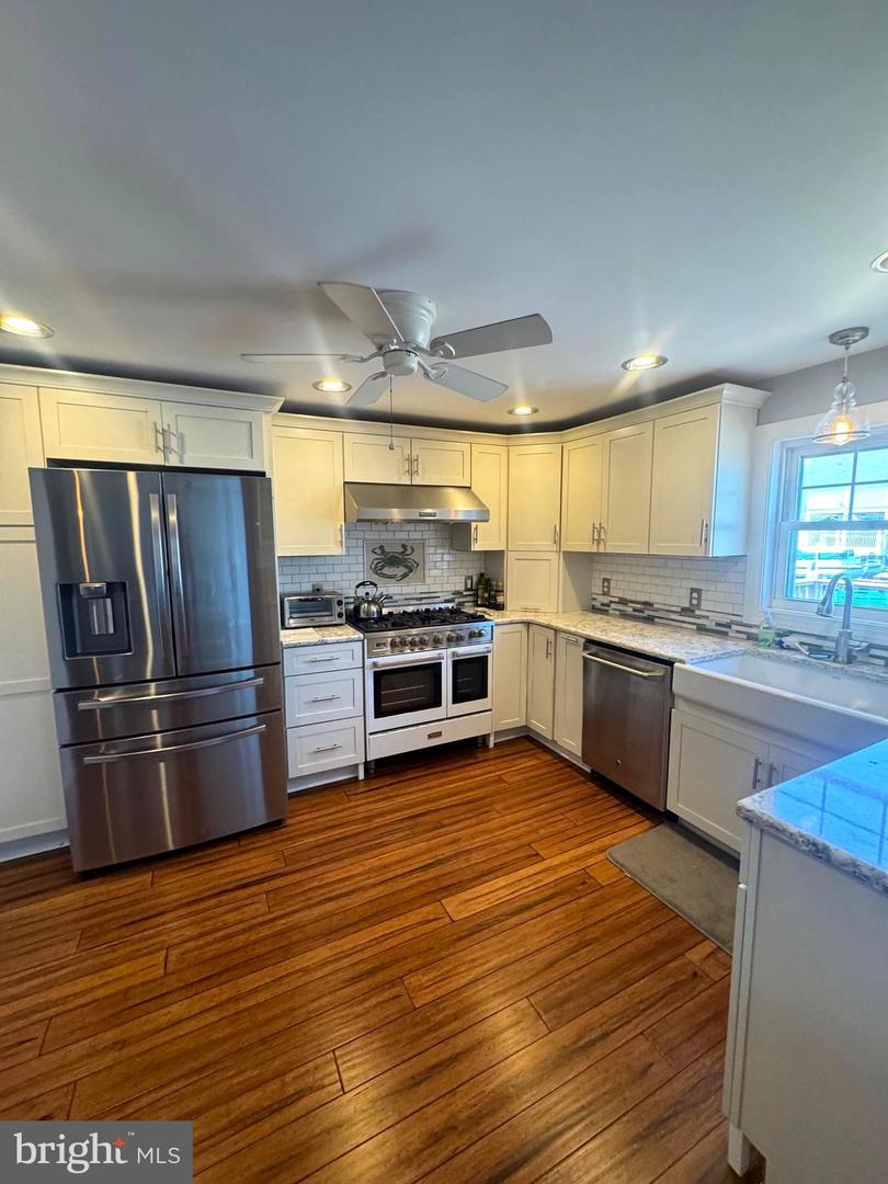 10613 Shifting Sands Dr Property Photo 24
