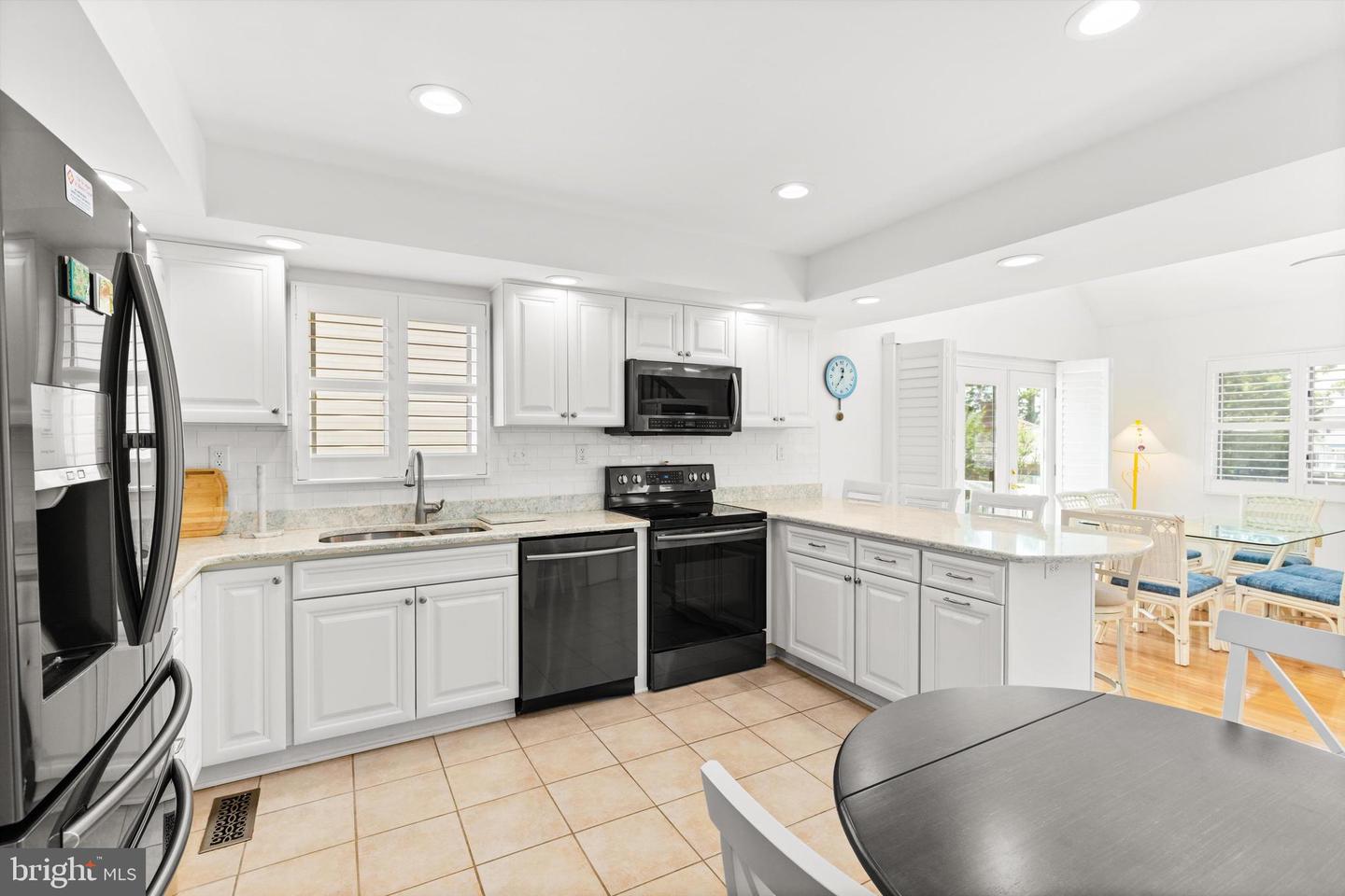 8802 W Biscayne Dr Property Photo 19
