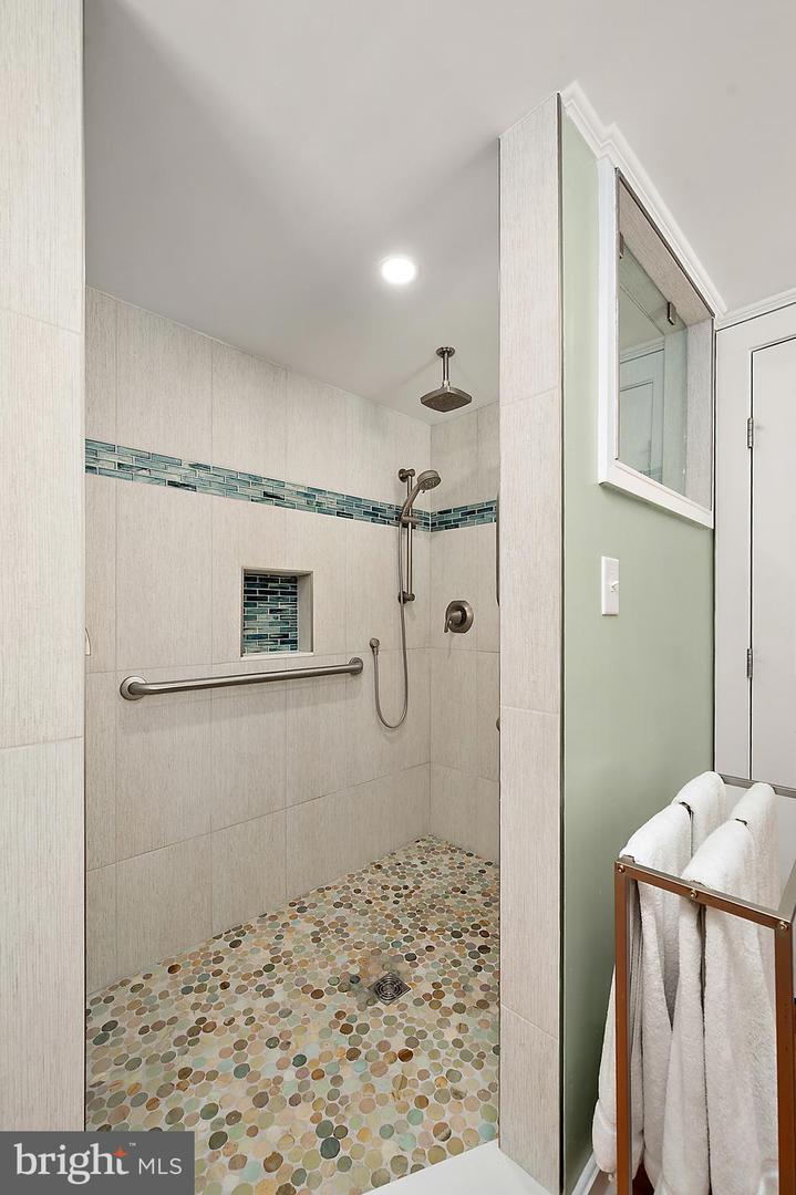 104 Bering Rd Property Photo 24