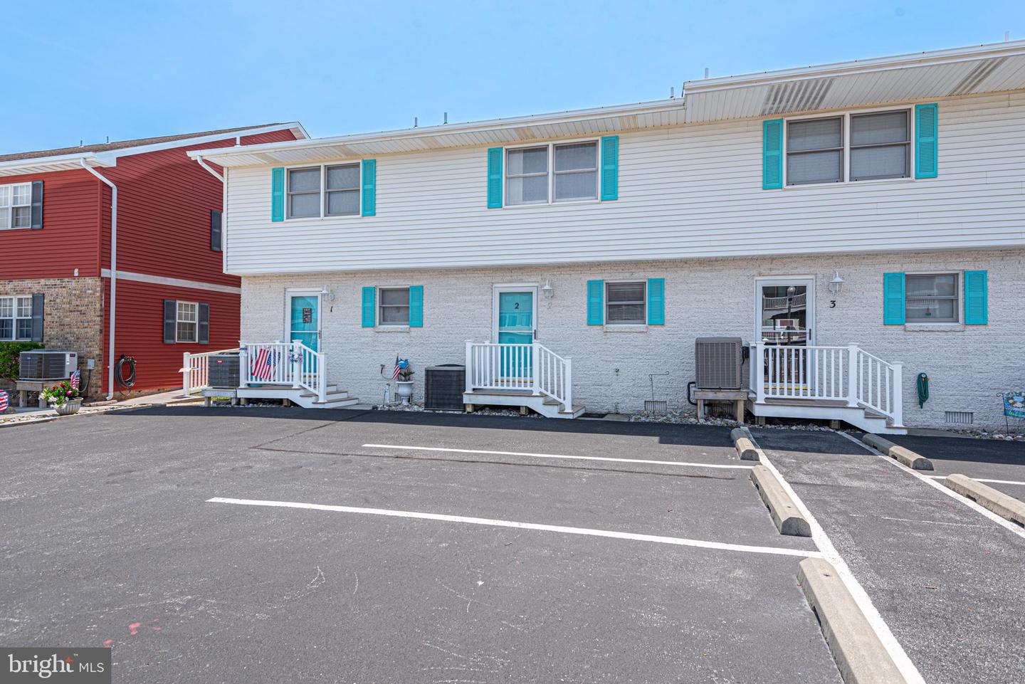 607 Bayshore Ct #2 Property Photo 1