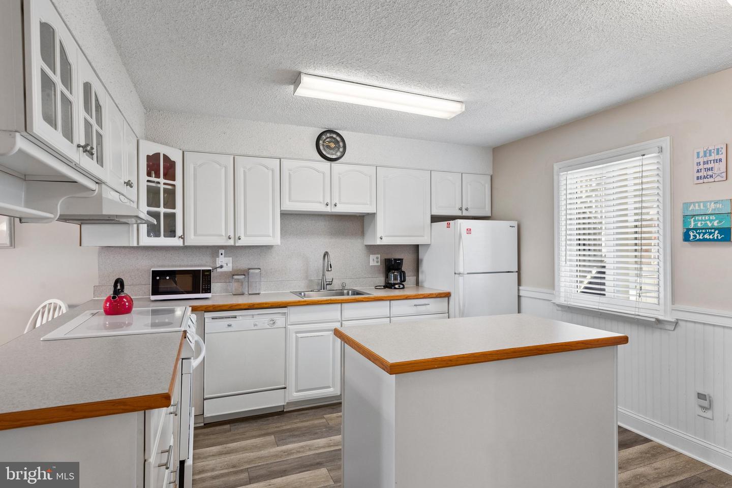 9203 Rusty Anchor Rd #a3 Property Photo 14