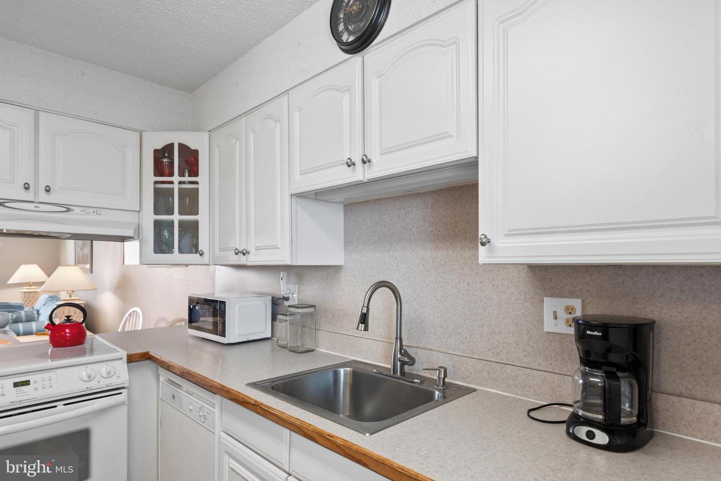 9203 Rusty Anchor Rd #a3 Property Photo 17