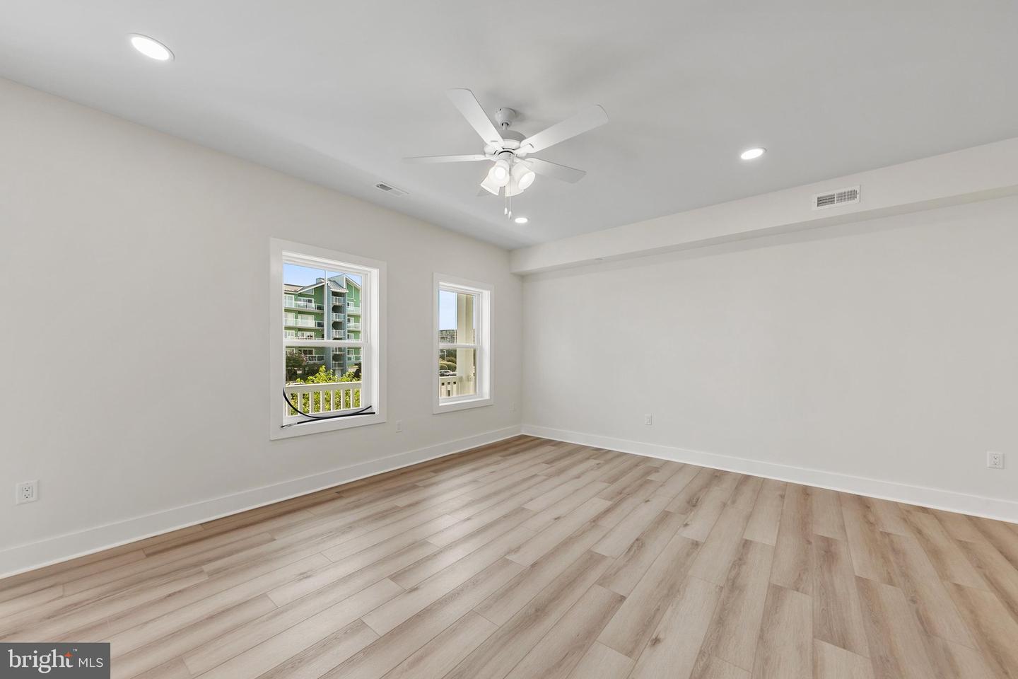 106 75th St #3 Property Photo 16