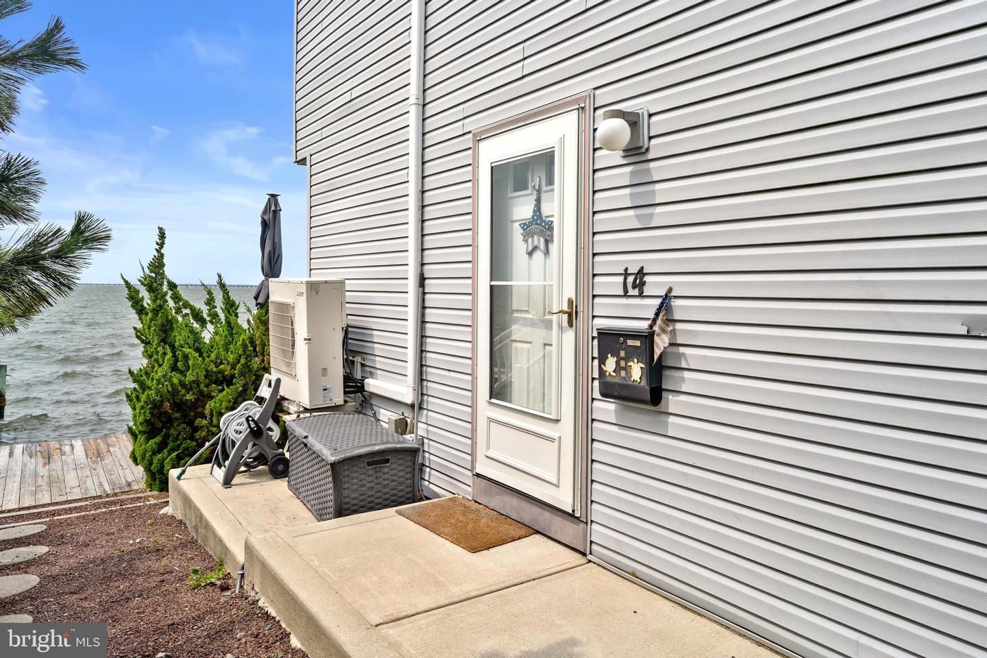 721 Rusty Anchor Rd #14 Property Photo 6