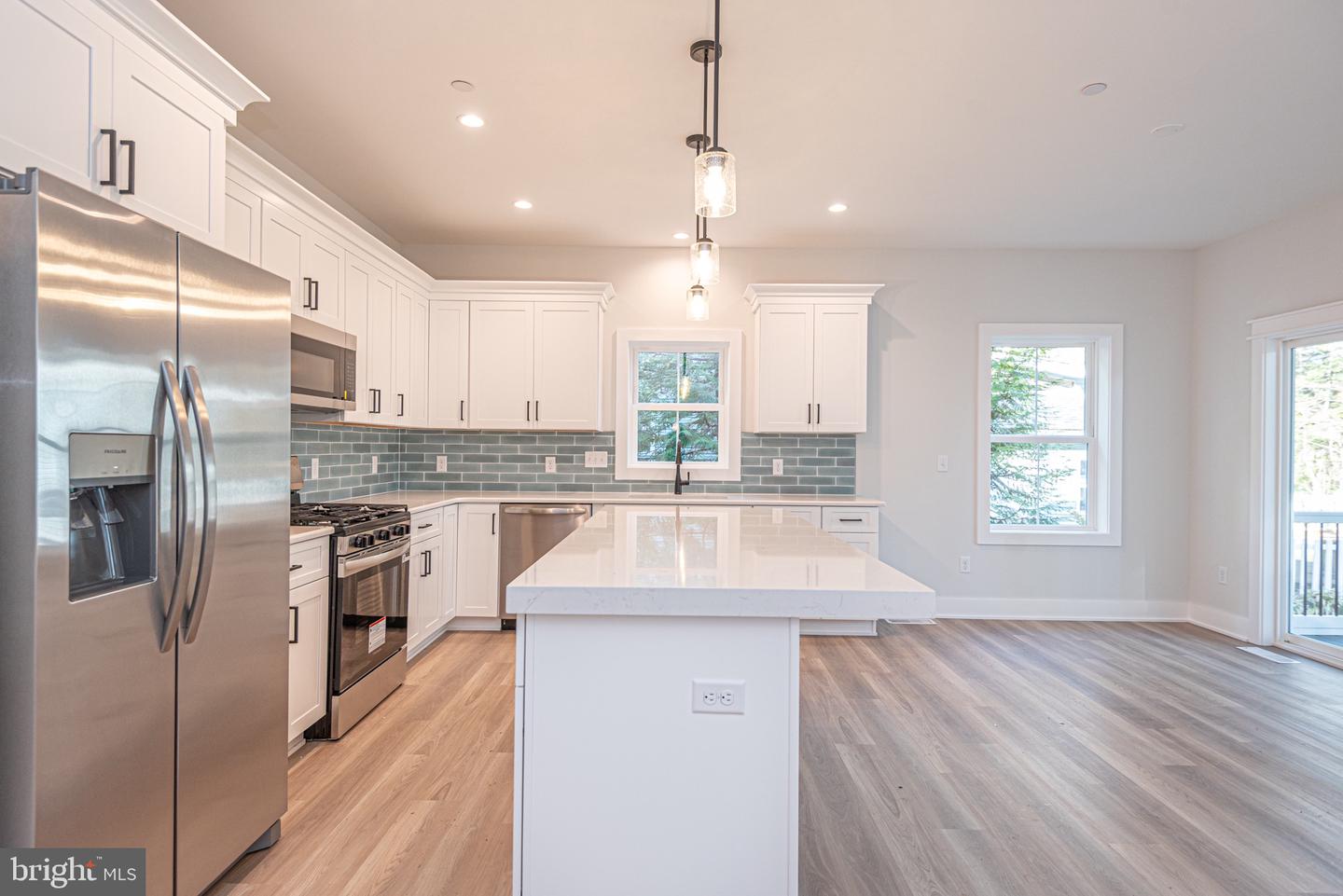108 Nottingham Ln Property Photo 3