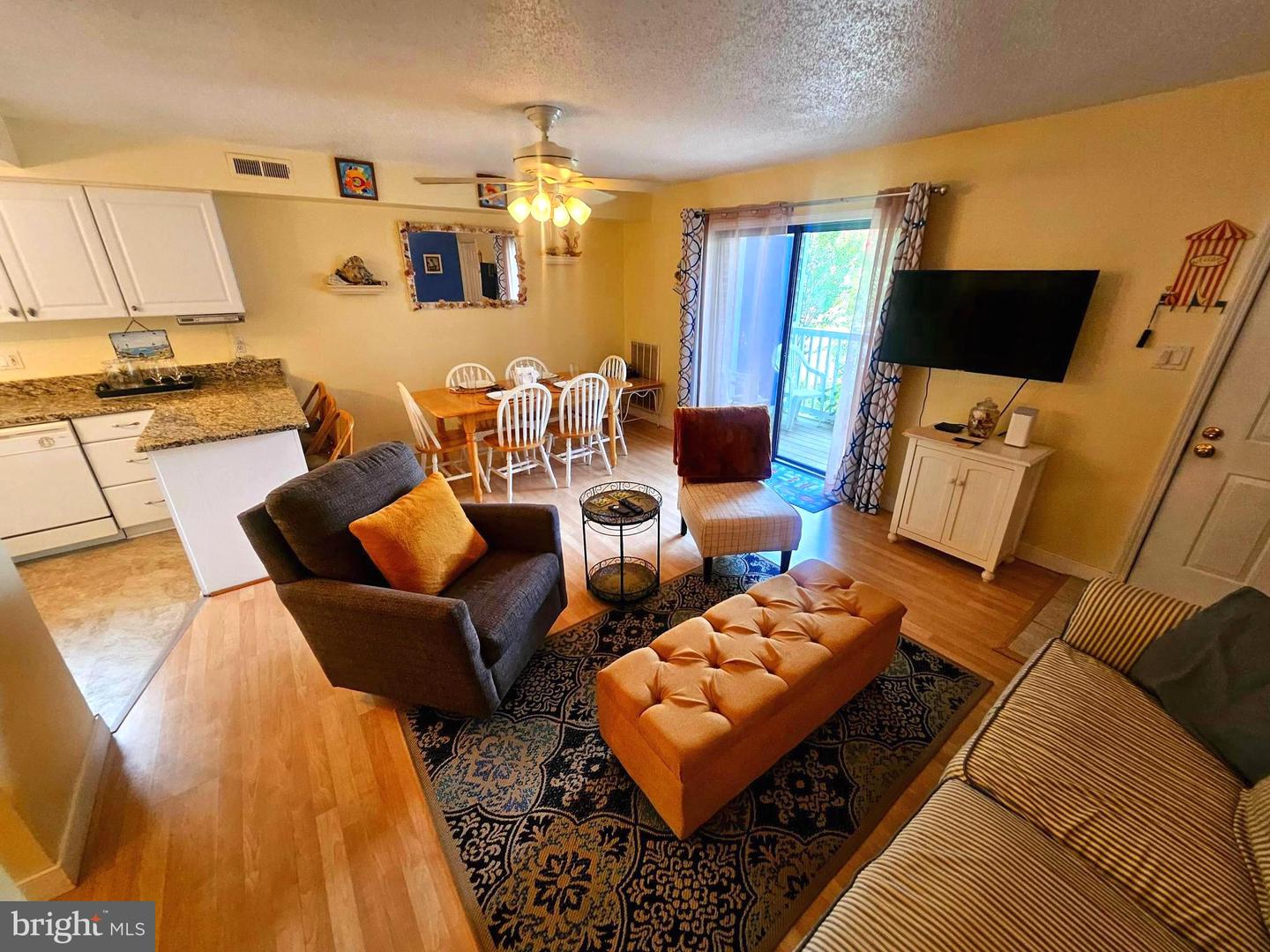 14402 Jarvis Ave #2a Property Photo 5