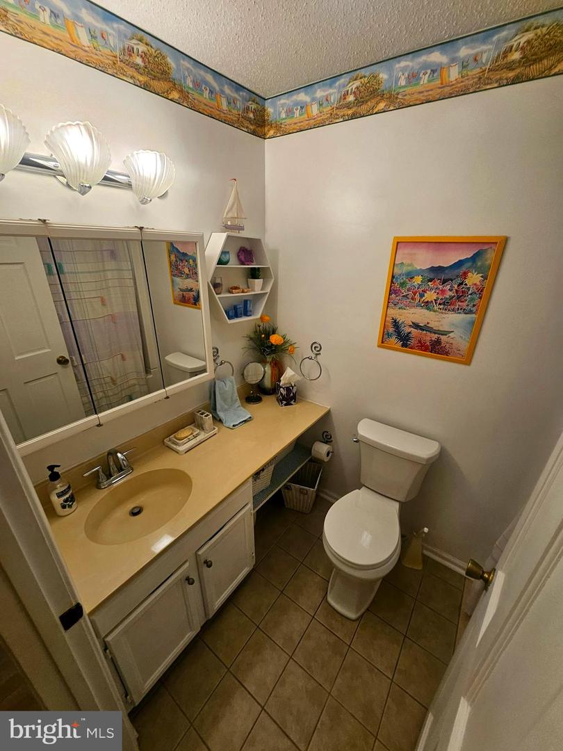 14402 Jarvis Ave #2a Property Photo 9