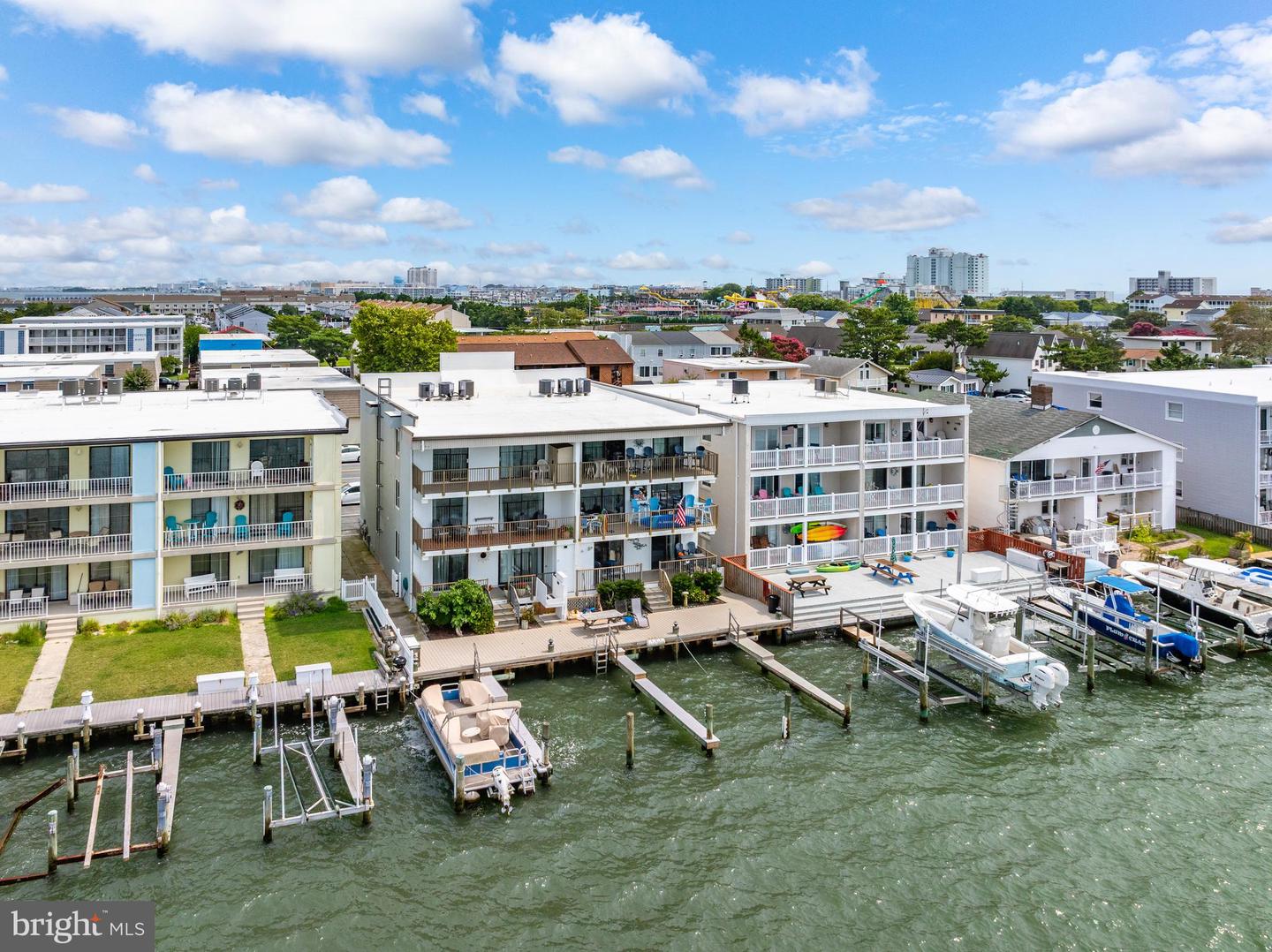 413 Bayshore Dr #201 Property Photo 1