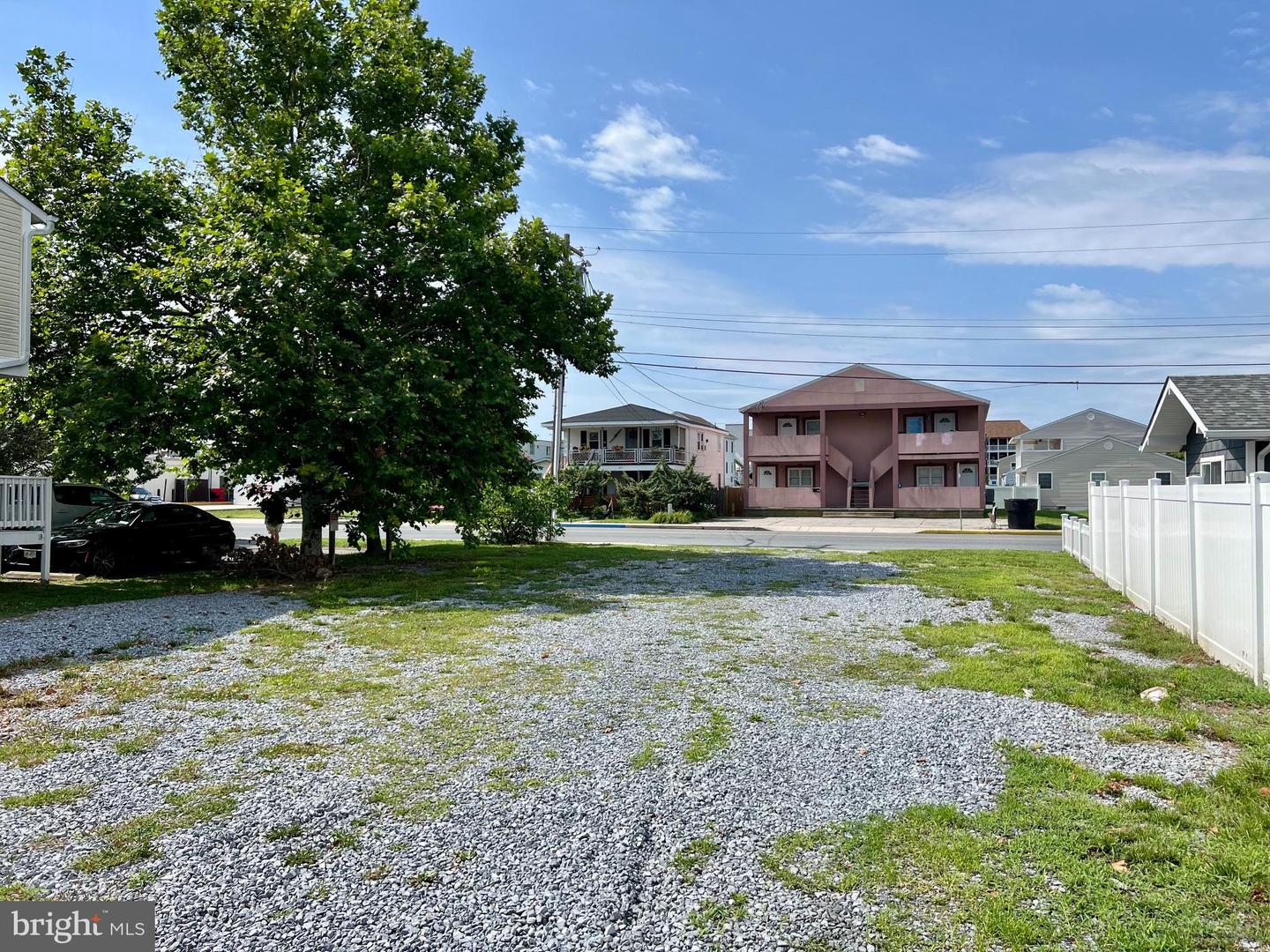 210 Sunset Dr Property Photo 4