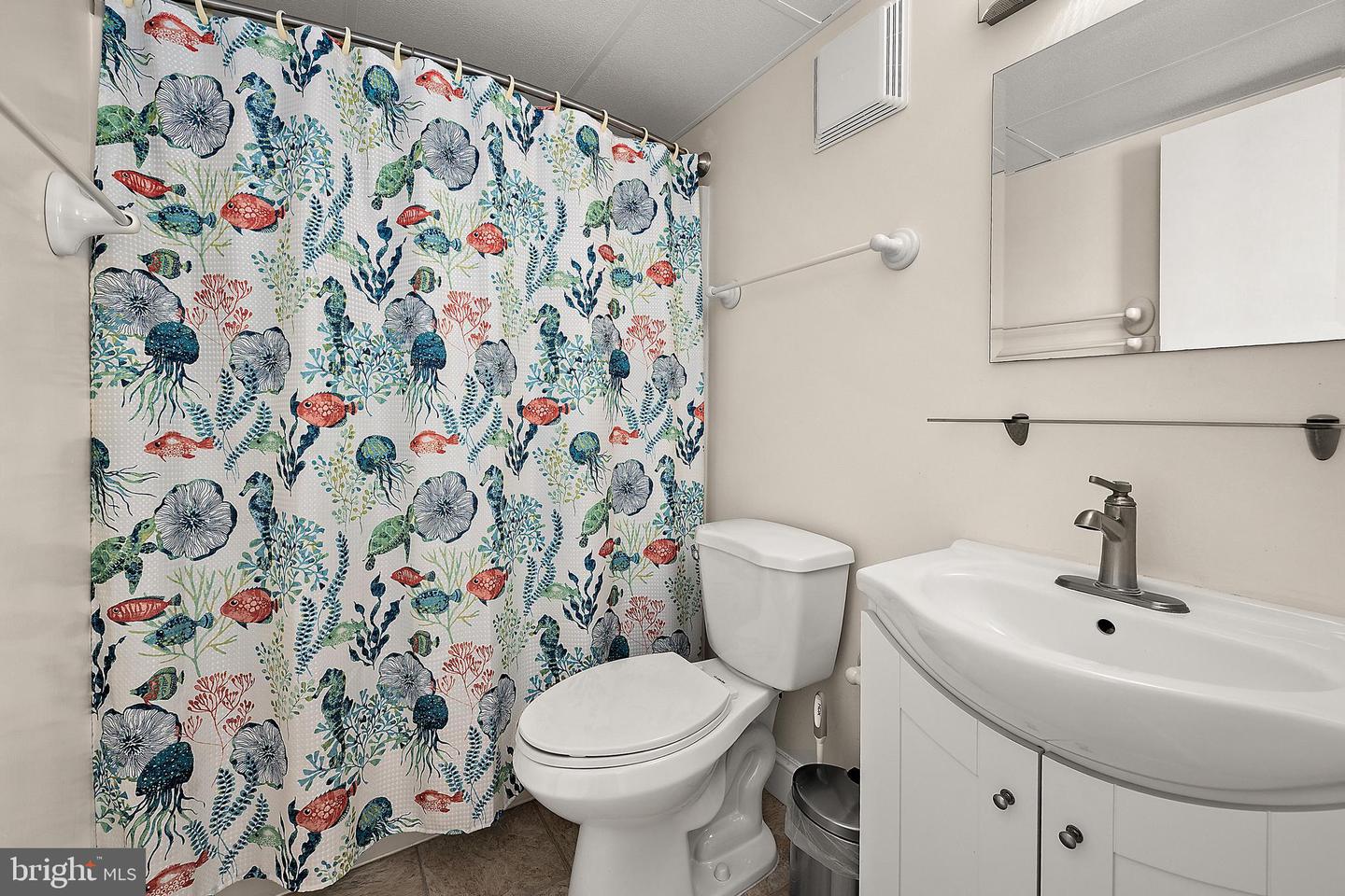 8 35th St #201 Property Photo 36