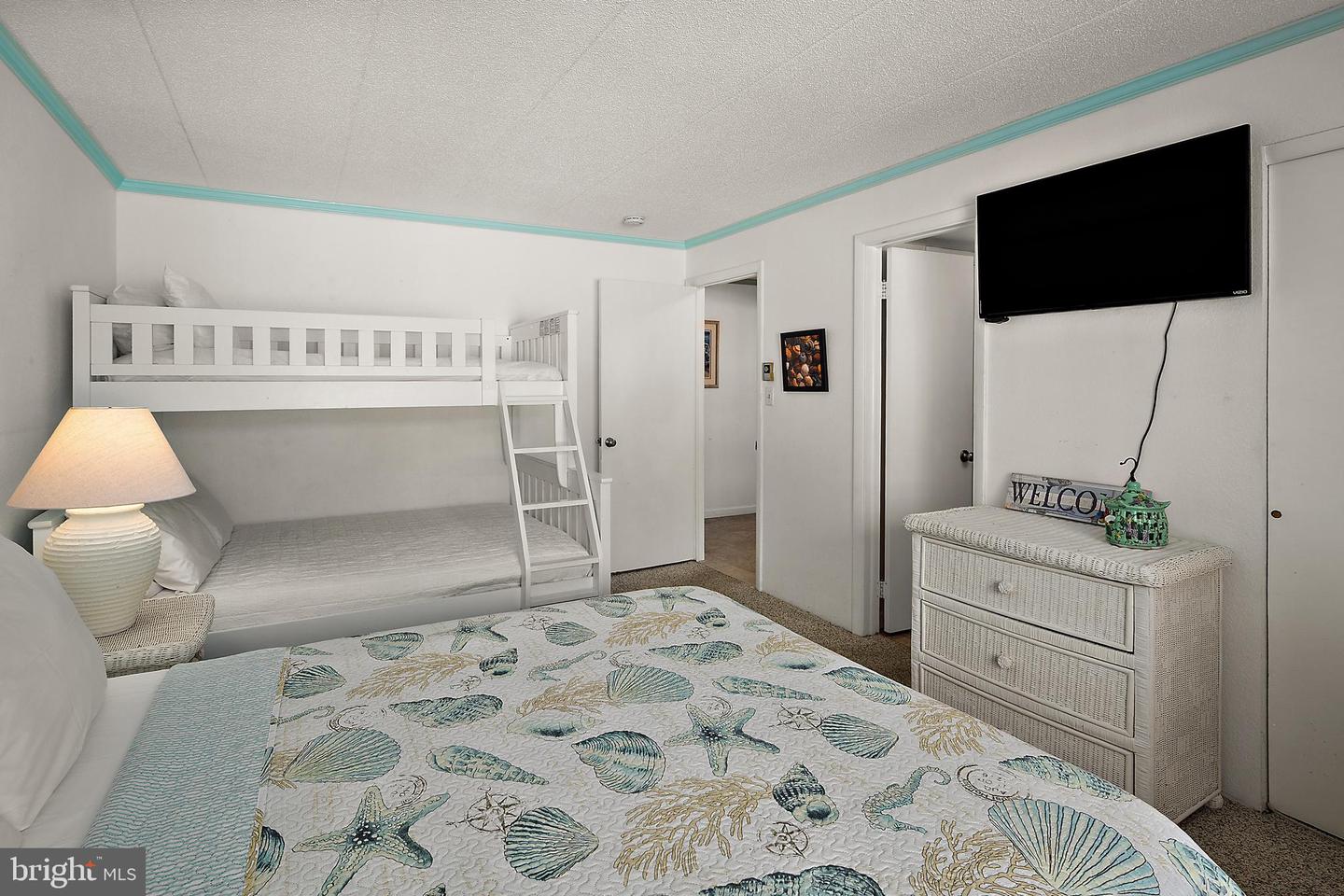 8 35th St #201 Property Photo 45