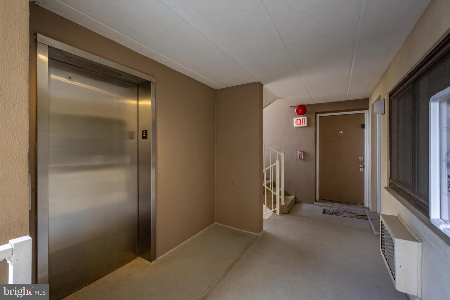 8 35th St #201 Property Photo 53