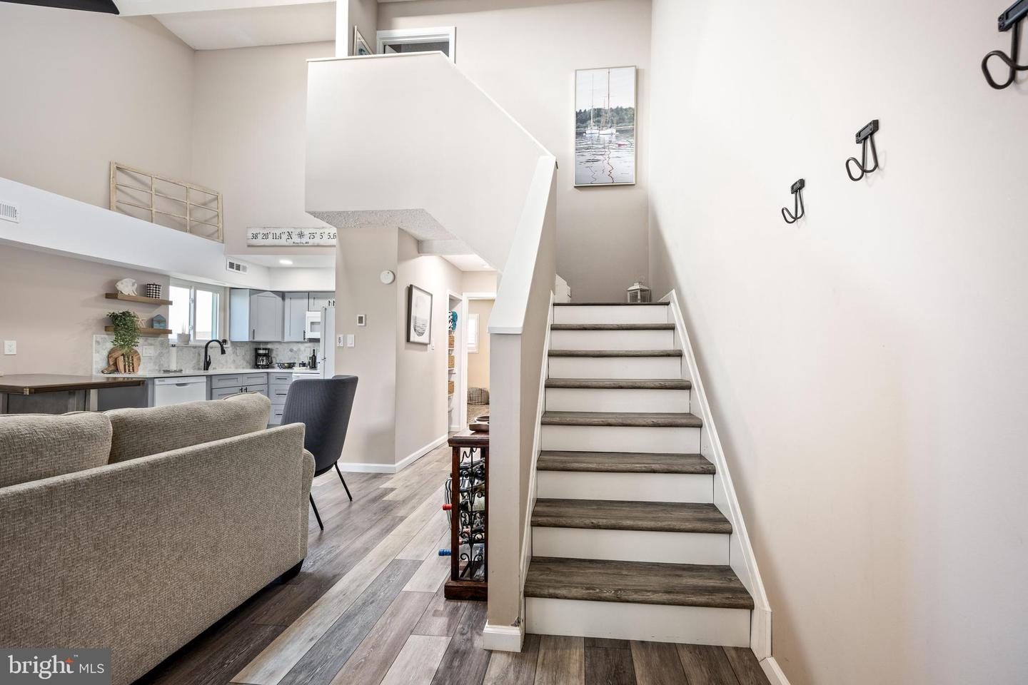 14402 Jarvis Ave #5a Property Photo 8