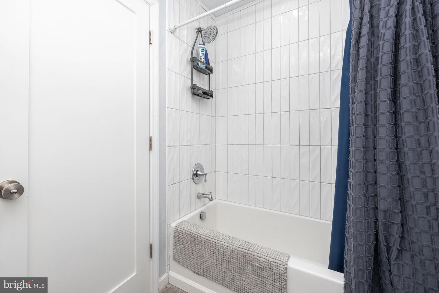 14402 Jarvis Ave #5a Property Photo 31