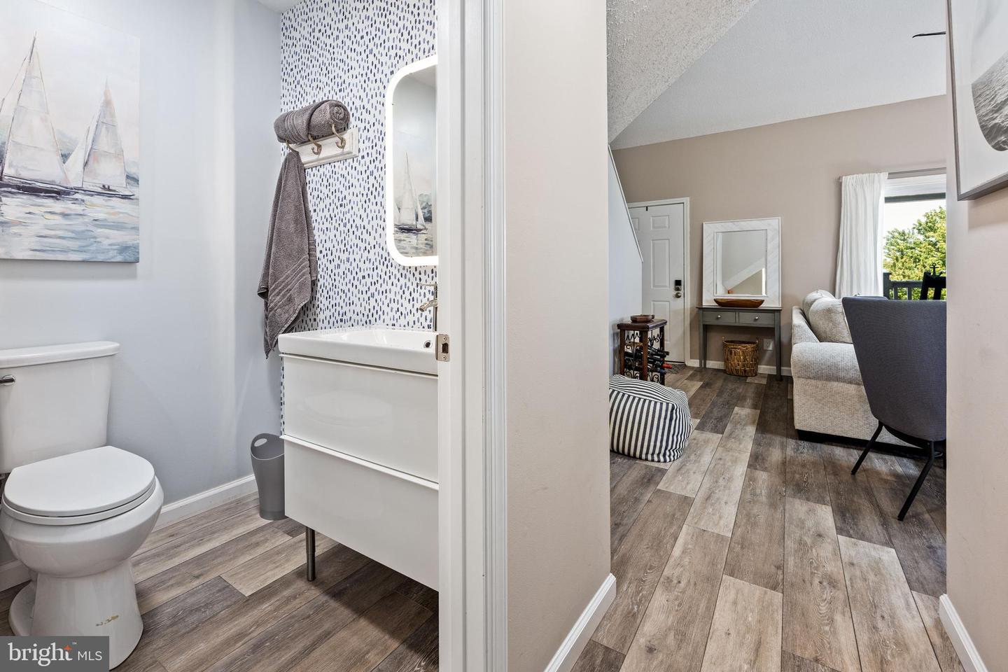 14402 Jarvis Ave #5a Property Photo 33