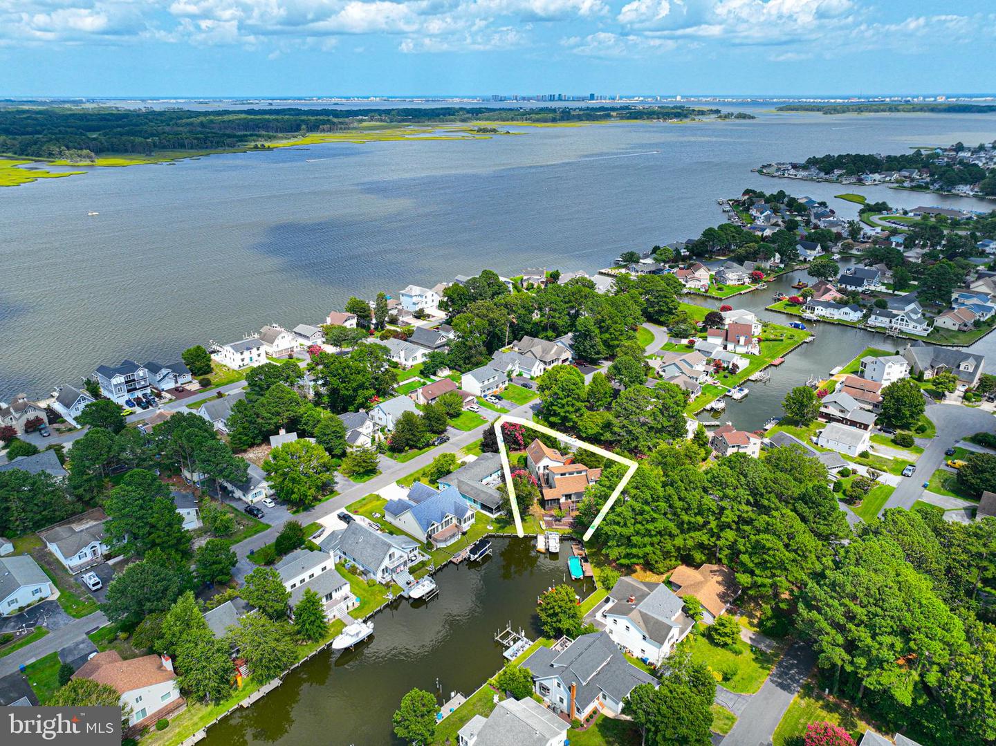 2 WINDJAMMER RD Property Photo 1