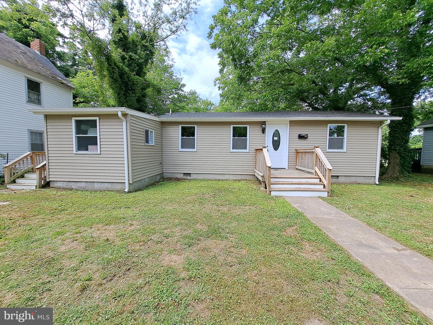 506 LAUREL ST